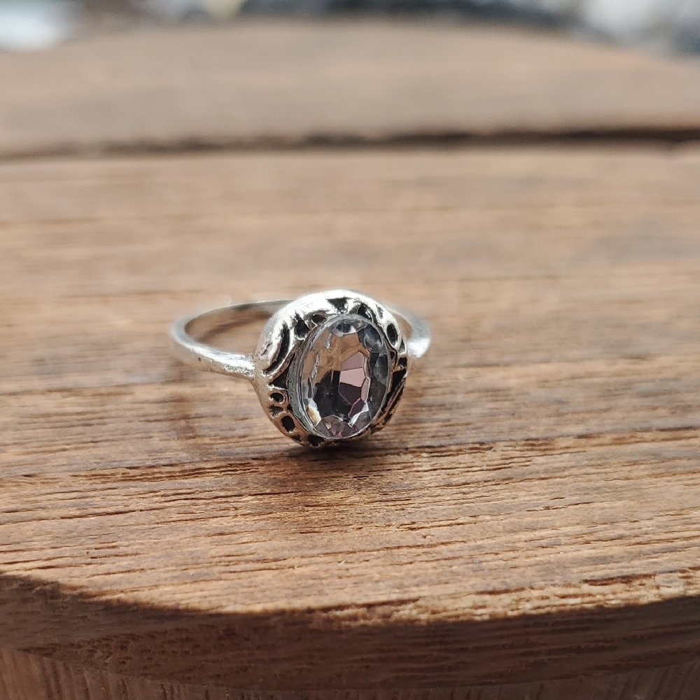 Elegant Silver Tone Cocktail Ring with‎ Clear Gemstone Size 5 R824